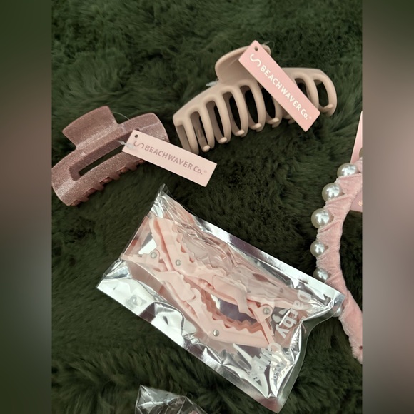 Pink Beachwaver hair accessory bundle all NWT plus mystery gifts! - Picture 5 of 9